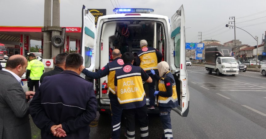 Tır belediye otobüsüne çarptı: 9 yaralı