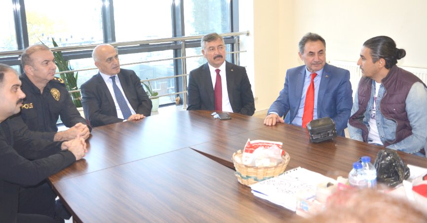 Karamürsel Kaymakamı Canbaba’dan okul ziyareti