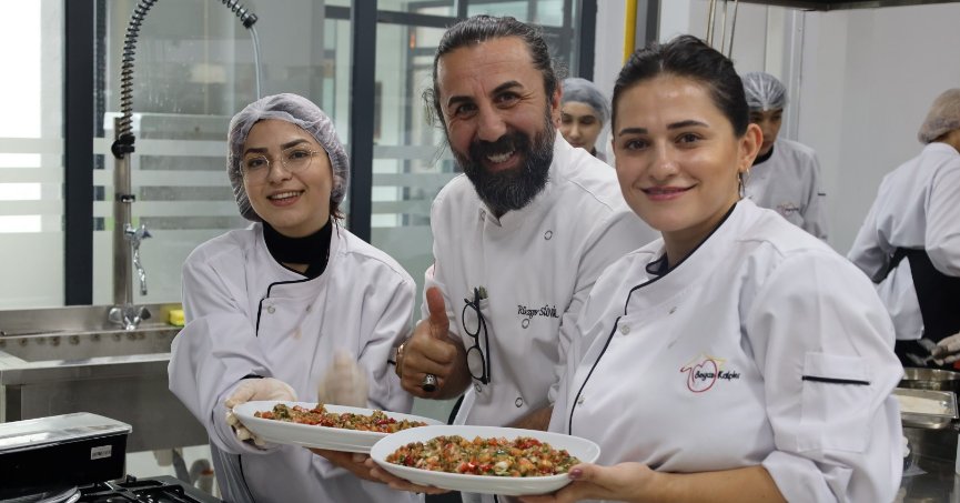 Öğrenciler, yarışmada hünerlerini sergiledi