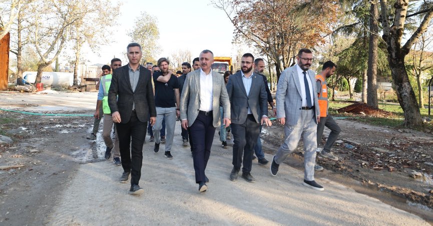 Büyükakın, millet bahçesini inceledi