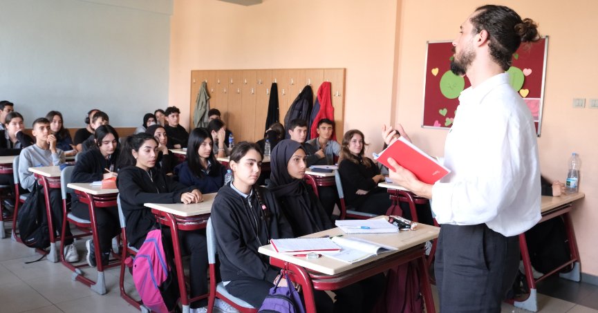 ‘Birdenbire Sezai Karakoç’a büyük ilgi