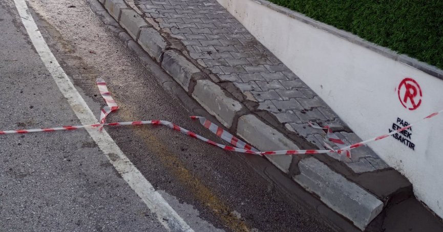 Şehitler Caddesi’nde kaldırım düzeltildi