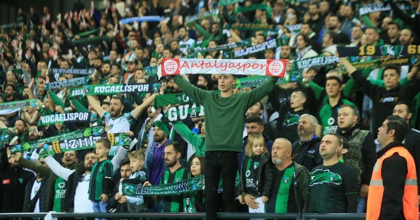 Karşılaşmayı 9 bin 271 taraftar izledi