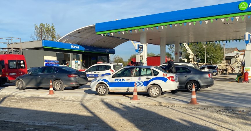 Bacağından vuruldu, akaryakıt istasyonuna sığındı