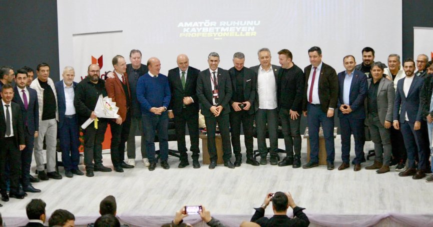 Yönder Okulu’na ünlü yorumcular geldi