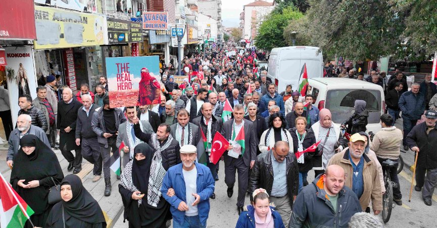 Gölcük’te binlerce kişi Filistin için yürüdü