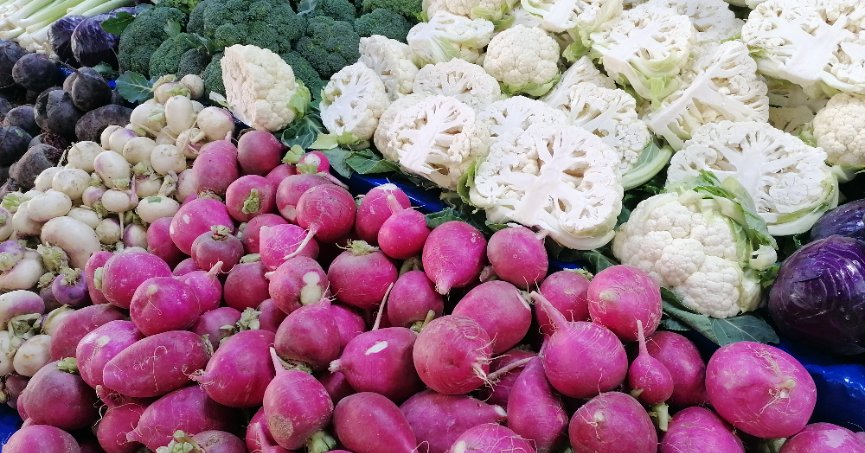 Fırtına, pazardaki ürünleri etkiledi