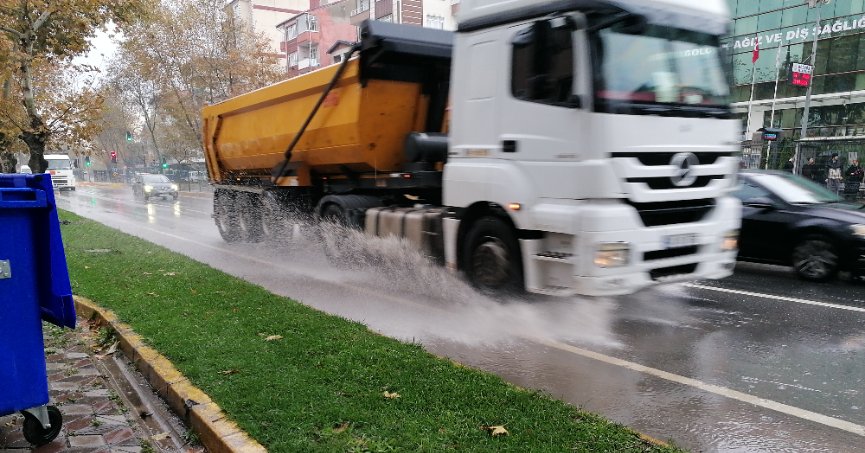 Eski garajlarda su birikintisi sorunu