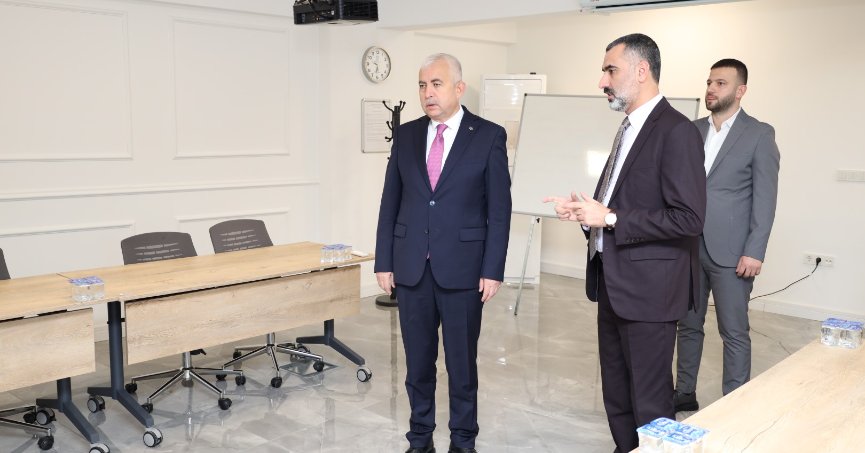 Gündoğdu, Sivil Toplum Merkezi’ni inceledi