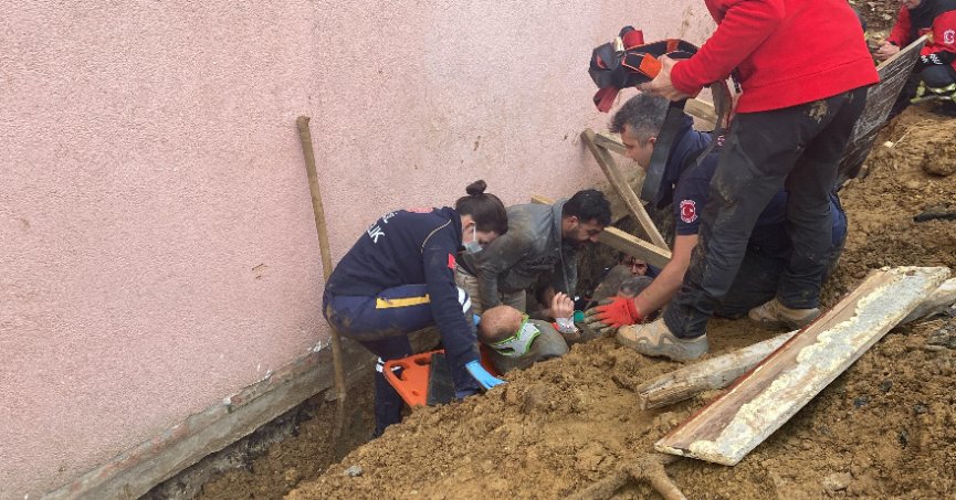 Boğazına kadar toprağa gömülen işçi kurtarıldı