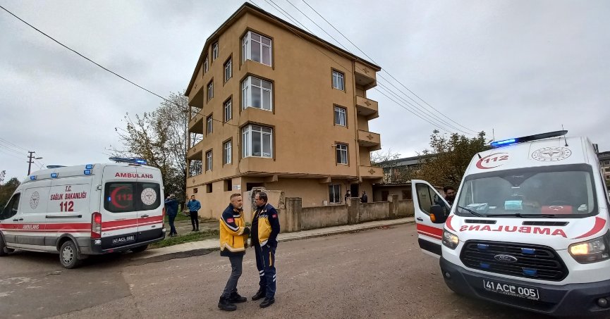 Ziyarete geldiği babasının cansız bedeniyle karşılaştı