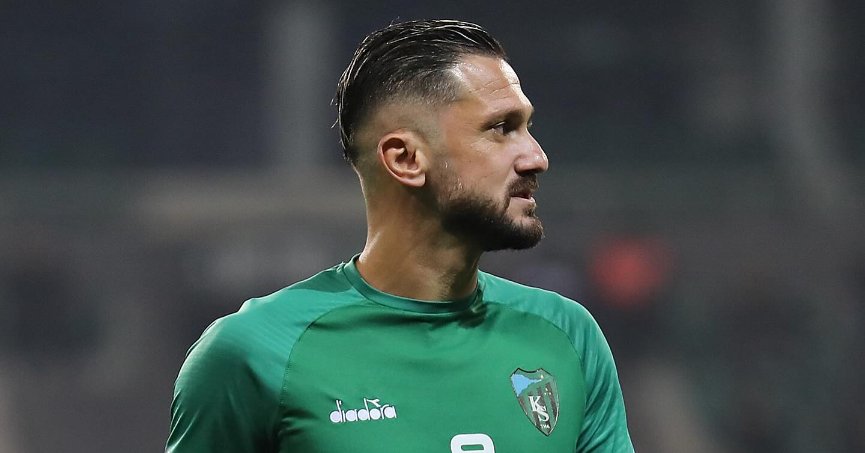 Oğuz Ceylan cezalı 