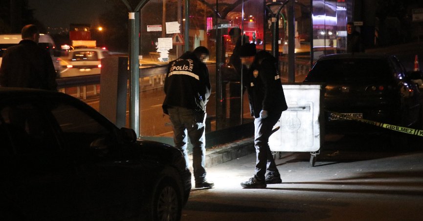 Bıçaklanmış halde bulunan kişi hastanede öldü