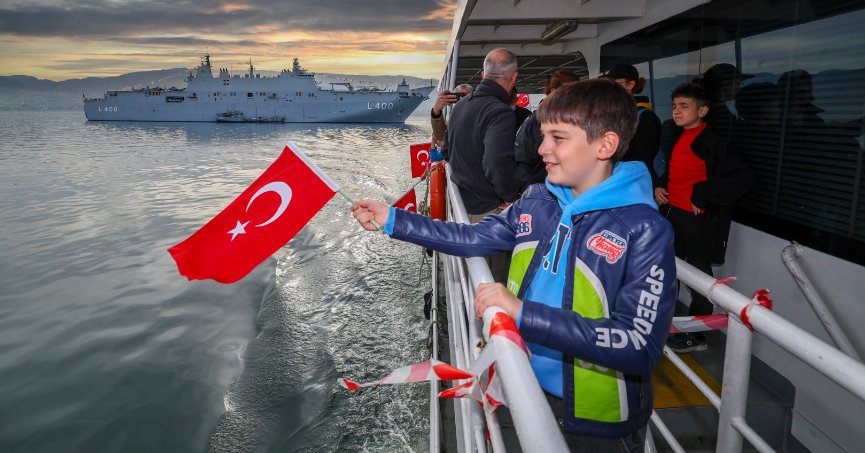 TCG Anadolu, Kocaeli’ye heyecan ve gurur verdi