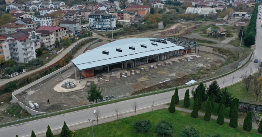 Yeni terminalde çatı imalatı tamam