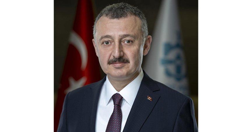 Tahir Büyükakın takımı kutladı 