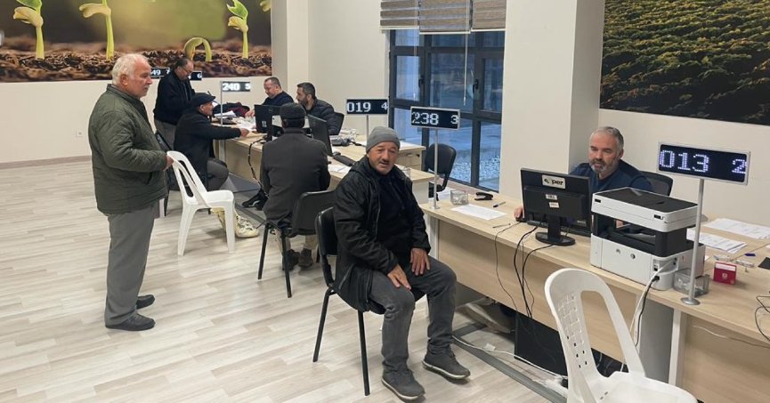 Büyükşehir’in gübre desteğine yoğun ilgi