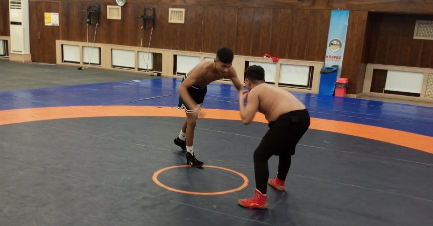 Yeni pehlivanlar Körfez’de yetişiyor 