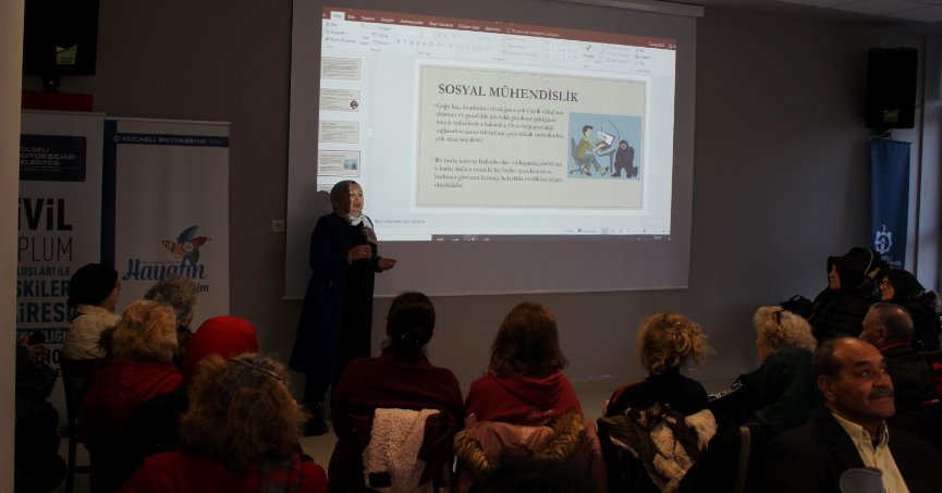 Büyükşehir’den güvenli internet eğitimi