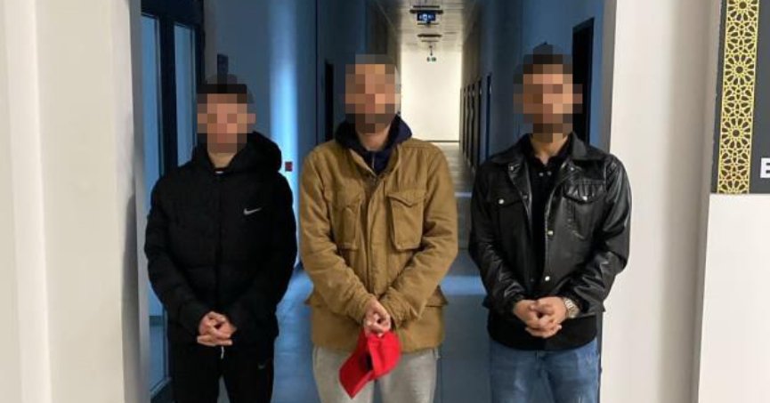 2 kişiyi tekmeleyip kemerle döven şahıslar yakalandı