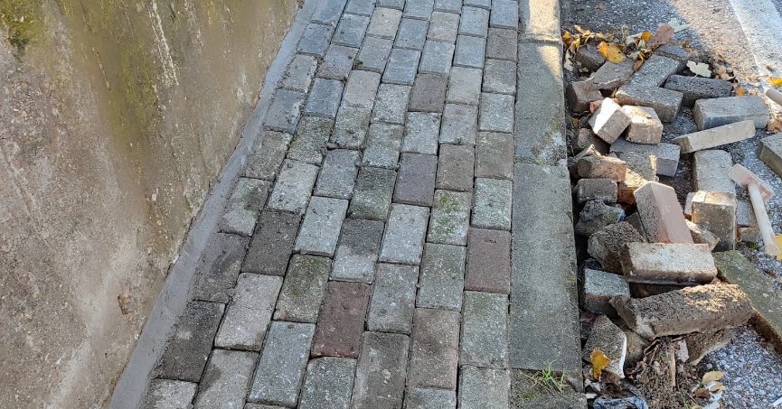 Kaldırım sorunu bakımla düzeltildi