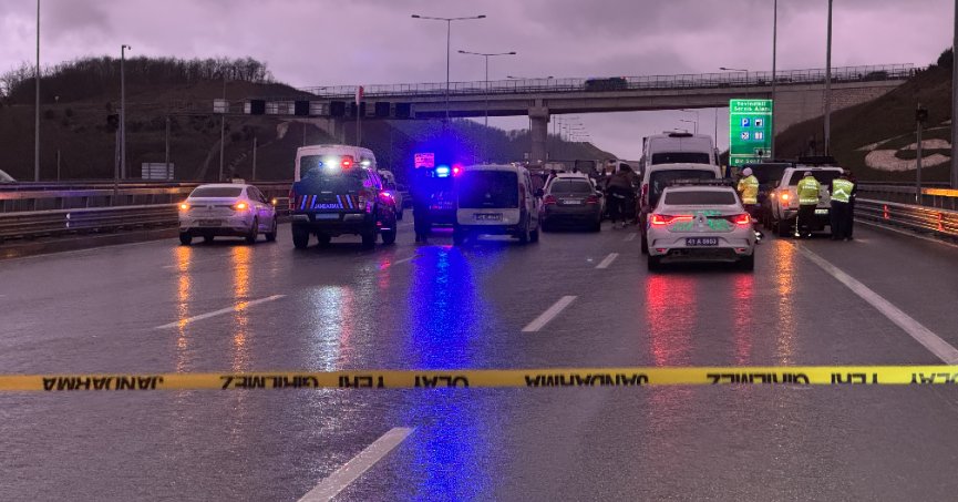 Otoyolda tır sürücüsünü rehin alan zanlı tutuklandı