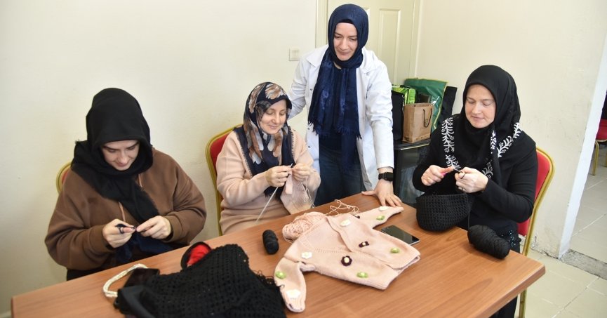 Kadınlardan örgü kursuna yoğun ilgi