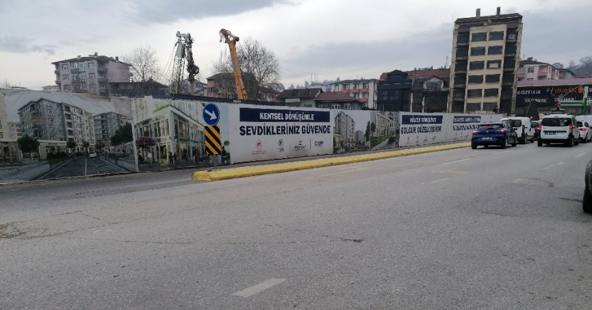 D-130 ve Amiral Sağlam Cadde’sine temizlik isteniyor