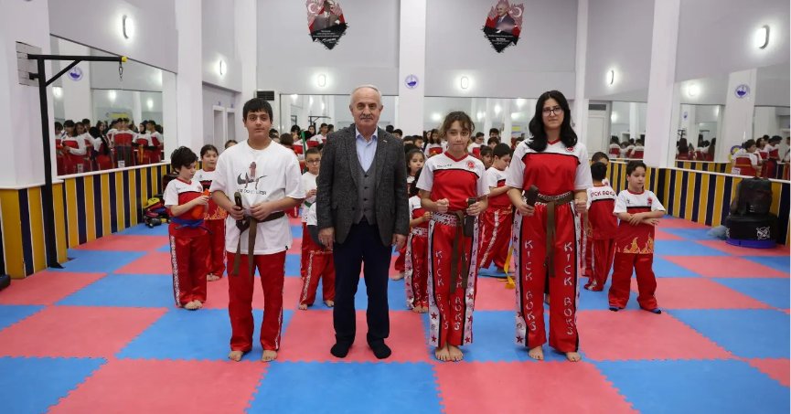 Kick Boks sporcuları terfi etti