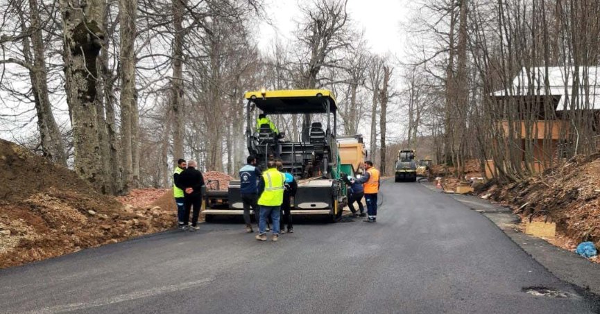 Teleferiğin son durağına otopark ve yol