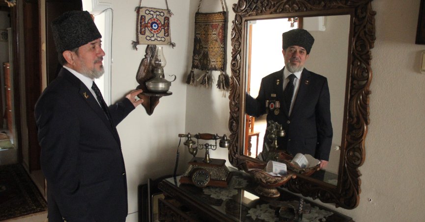 Kıbrıs gazisi, evini adeta müzeye çevirdi