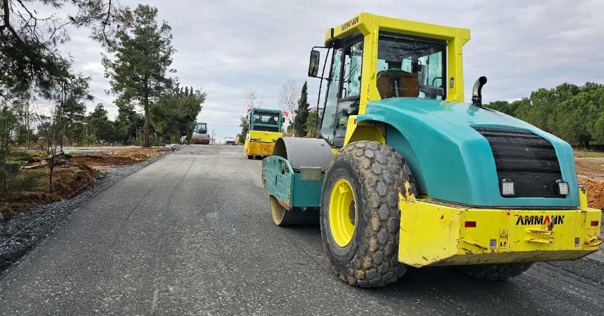Millet bahçesinin çevre yolları yapılıyor