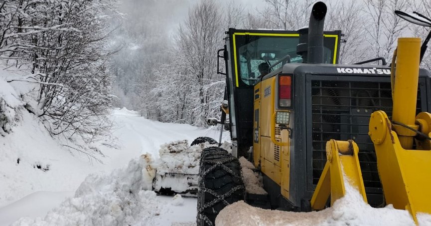 Büyükşehir’in kar mesaisi sürüyor