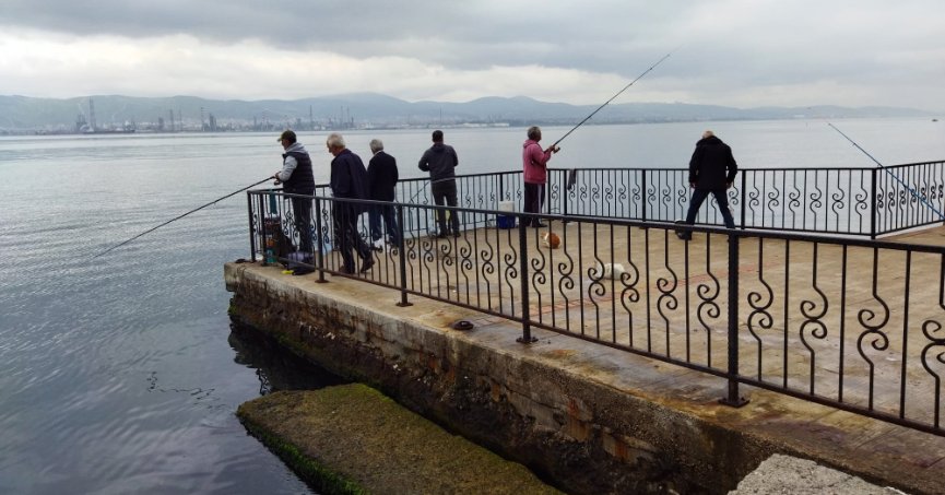 Amatör balıkçıların durağı Halıdere oldu