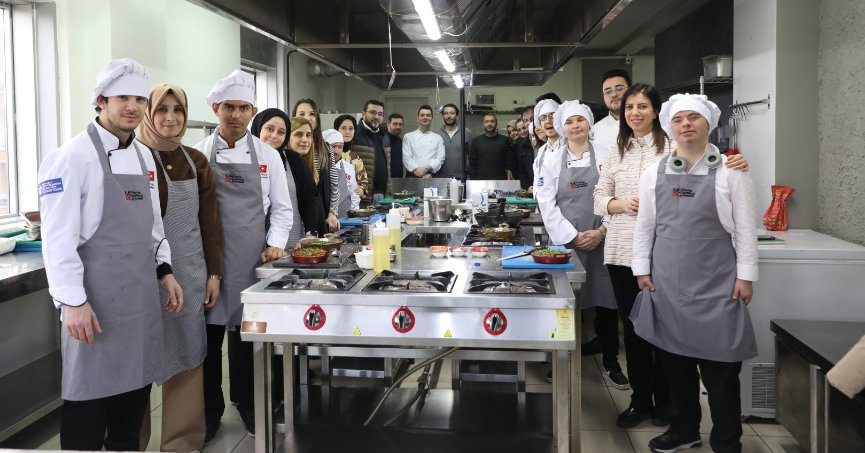 Engelsiz şeflerden Osmanlı yemeği