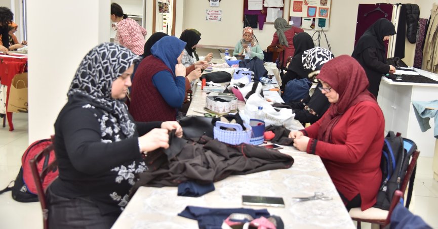 Kadınlardan giyim kursuna büyük ilgi