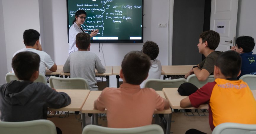 Büyükşehir’in merkezleri gençliğe değer katıyor