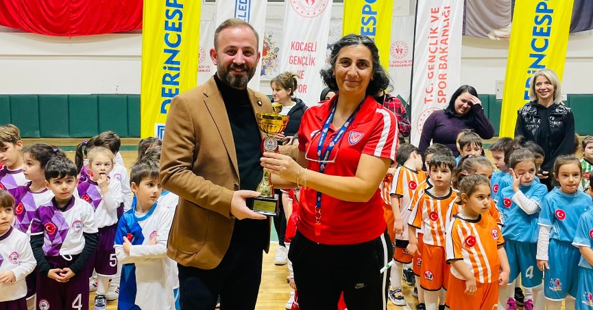 Derince’de Salon Hokeyi Festivali