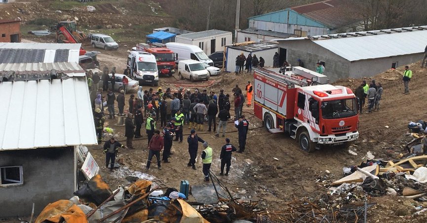 Barakada yangın faciası: 1 işçi öldü