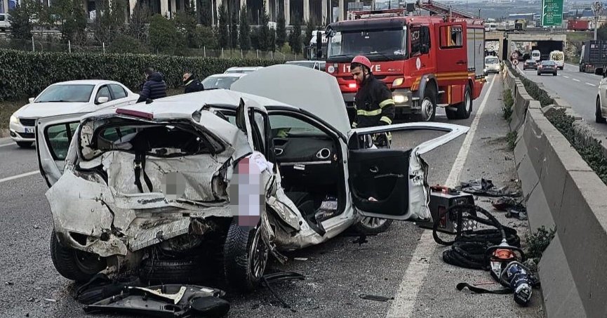 4 araç birbirine girdi: 1 ölü, 1 yaralı