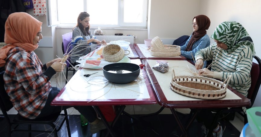 KO-MEK’te sepet örücülüğü kursu