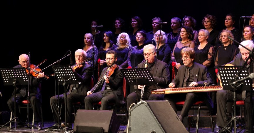 Büyükşehir Kadınlar Korosu ruhlara dokundu