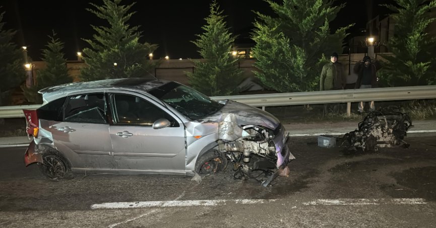 Otomobil ağaca  çarptı: 5 yaralı