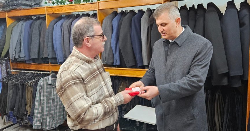 Sezer’den esnafa en güzel hediye