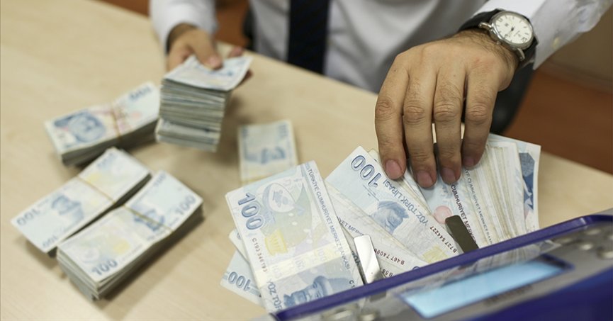 Bankacılık sektörünün kredi hacmi 12 trilyon lira oldu