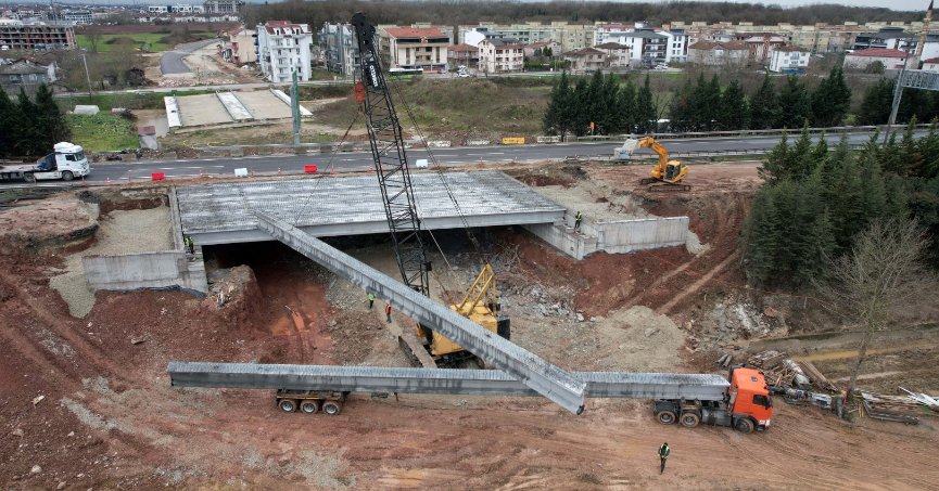 TEM’deki köprüde kiriş montajı başladı