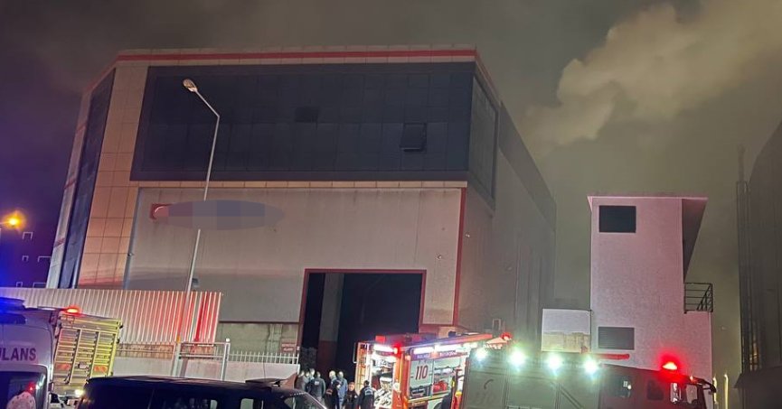 Alüminyum fabrikasında çıkan yangın söndürüldü