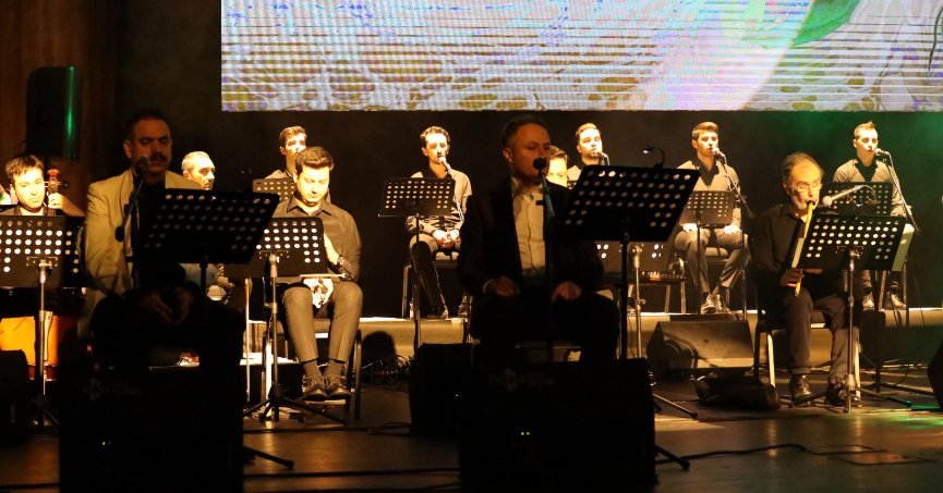 Aşkın Peygamberi gönüllere dokundu