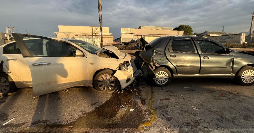 Zincirleme trafik kazası: 4 yaralı