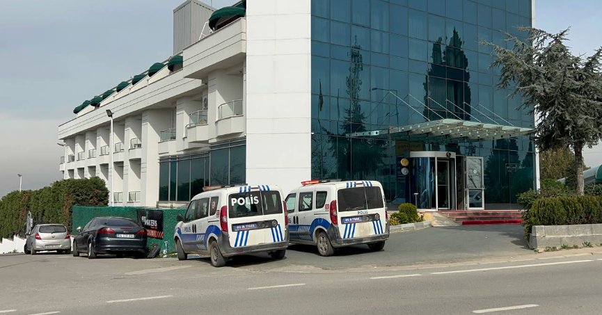 Yabancı turist otel odasında ölü bulundu